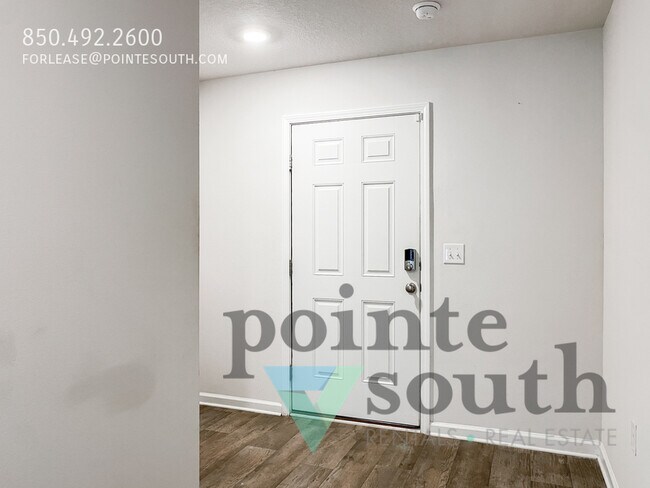 Building Photo - Large Home in NW Pensacola!