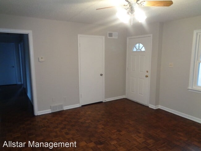 Building Photo - 3 br, 1.5 bath House - 1319 Stateline Rd