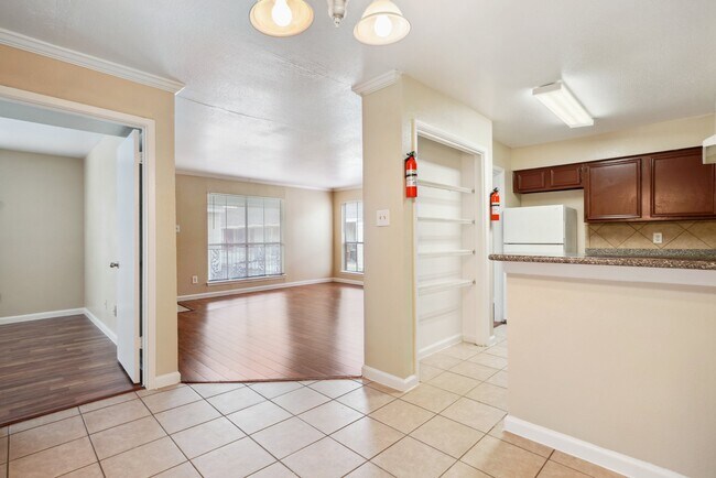 Foto del edificio - 12770 Rodeo Square Dr