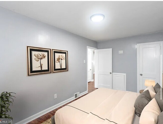 Building Photo - 4133 Lawndale St