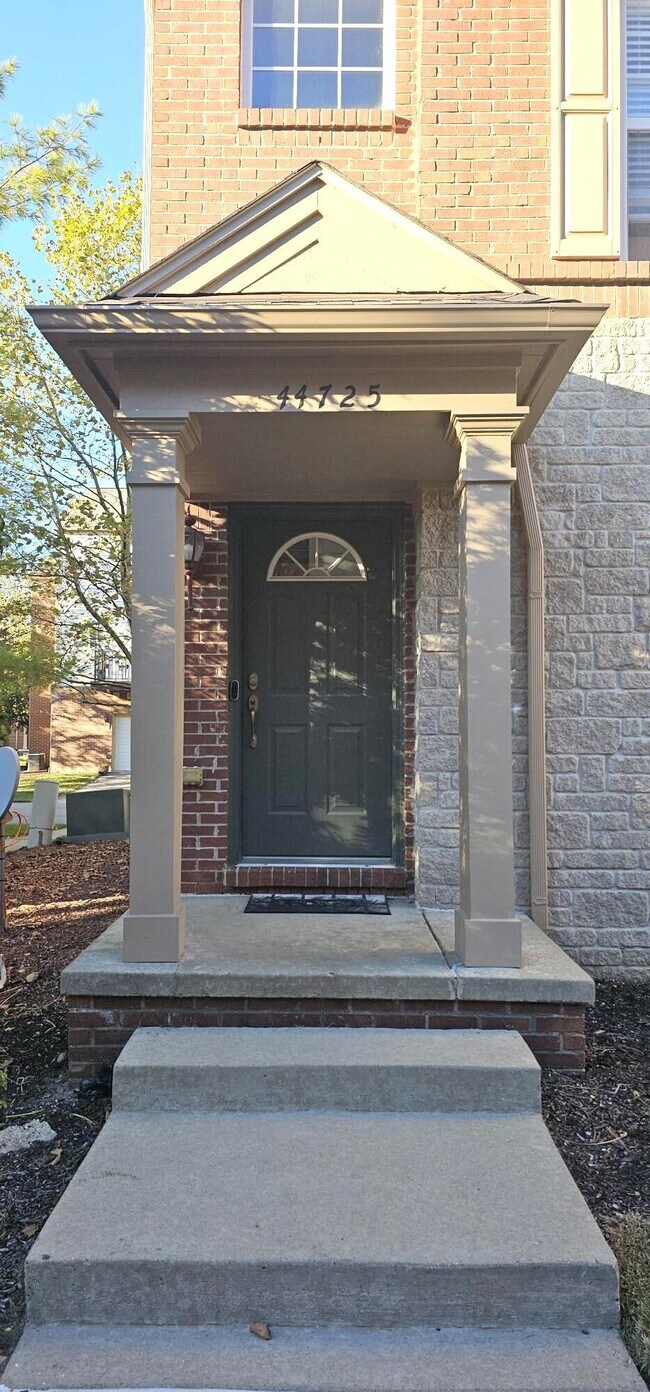 Foto del edificio - 44725 Ellery Ln