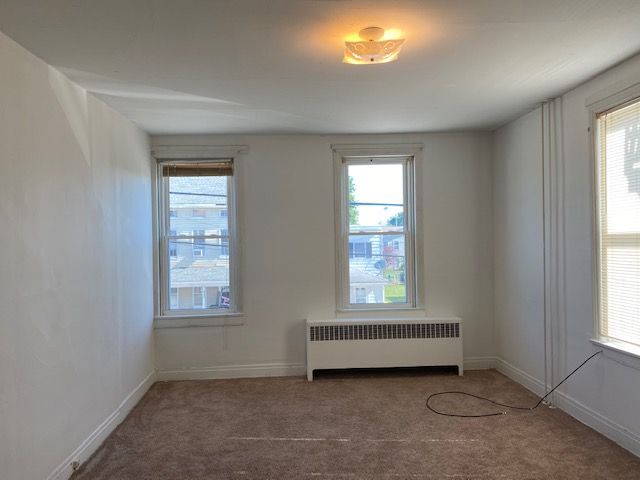 Building Photo - 8c E Broadway Ave