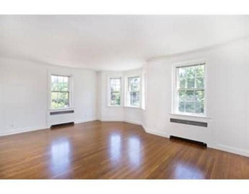 Primary Photo - 93 Beacon St