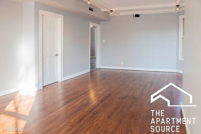 Building Photo - 2 br, 1 bath Apartment - 4027 N Kilbourn Ave