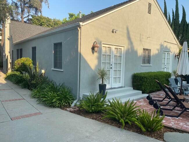 Building Photo - 749 N Crescent Heights Blvd
