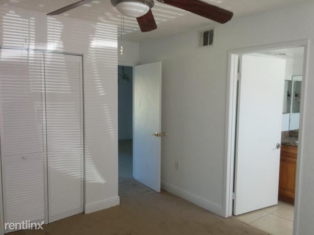 Building Photo - 1524 Lake Crystal Dr