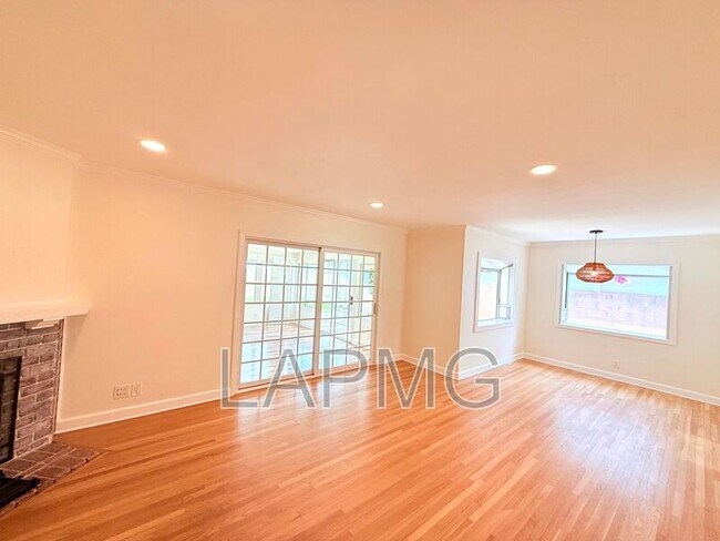 Foto del edificio - 16457 Gledhill St