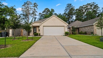 Building Photo - 10437 Pineland Dr