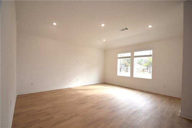 Building Photo - 367 Florida Ave