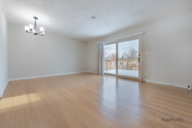 Foto del edificio - 8170 Northway Dr