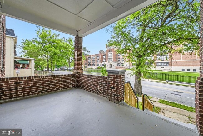 Building Photo - 118 N Hilton St