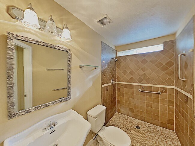 Foto del edificio - 314 Daniels Pointe Dr