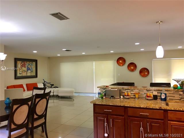 Foto del edificio - 7121 SW 92nd St