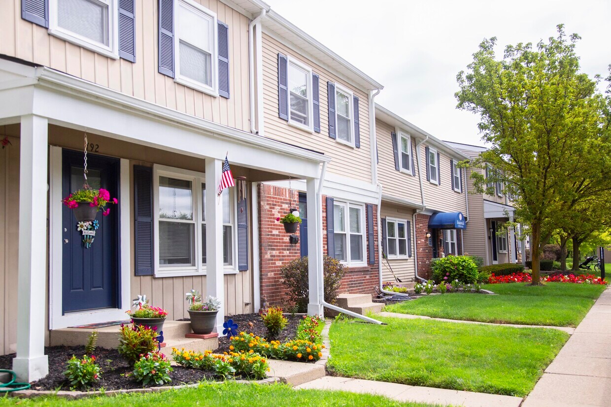 Meadowfield Townhomes of Rochester Hills 786 Lawton Ct Rochester