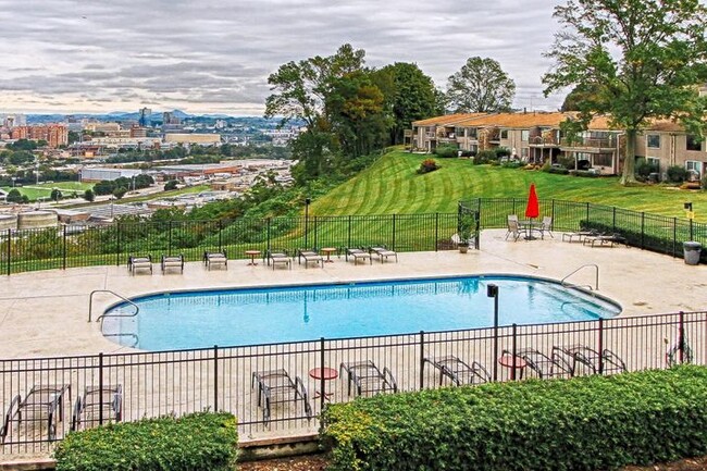 Pool with a view! - 1814 Cherokee Bluff Dr