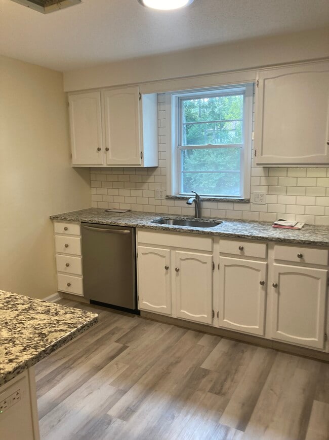 30 Mansfield Dr, Northford, CT 06472 Townhome Rentals in Northford CT