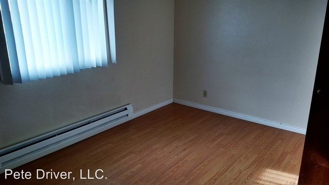 Foto del edificio - 1315 E 12th St