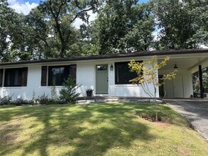 Building Photo - 2498 Lakewood Dr NW