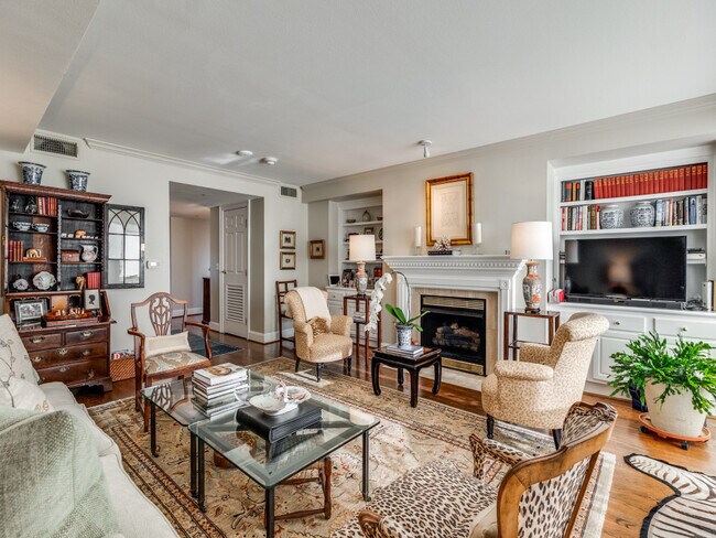 Foto del edificio - 4242 Lomo Alto Dr