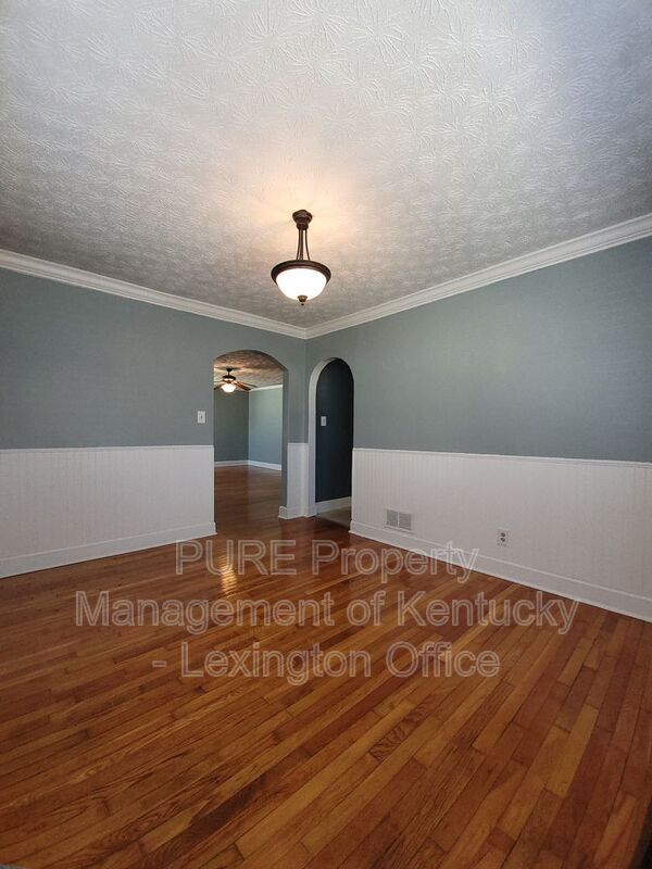 Foto del edificio - 1406 Arlington Dr