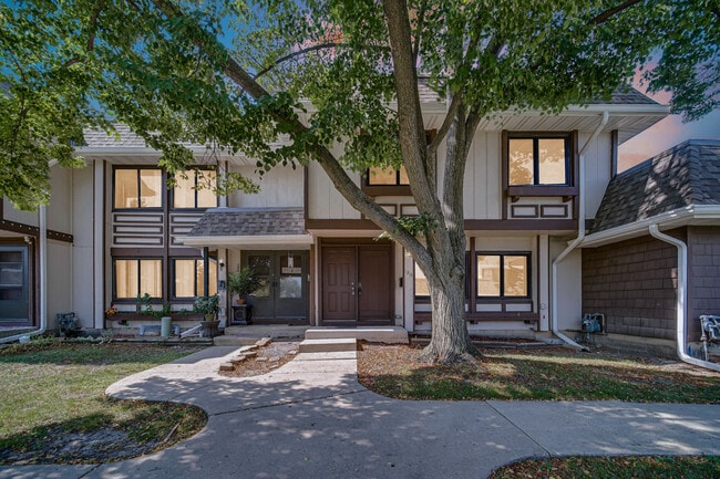 Building Photo - 1313 Court P