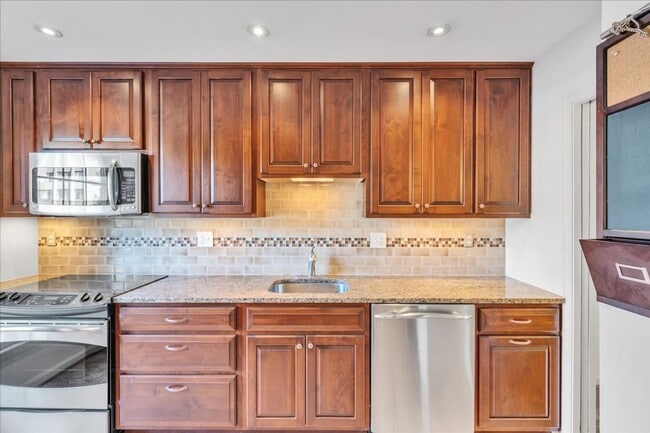 Building Photo - 2BR / 2BA | 1,728 total sq. ft.