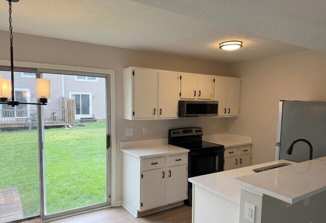 Building Photo - 5122 Singleton Dr