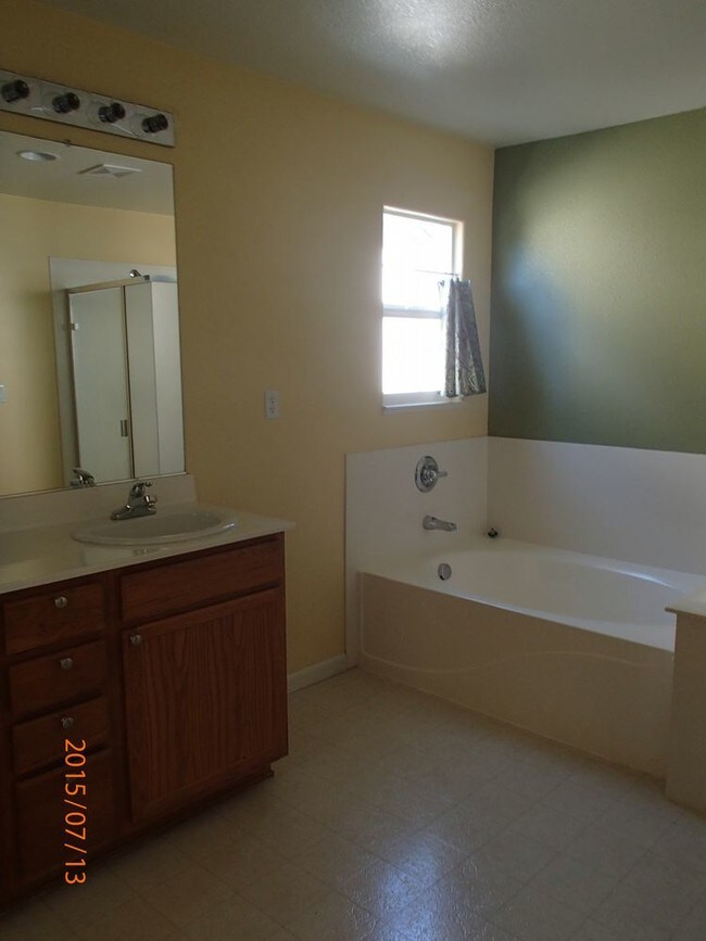 Foto del edificio - 6012 Dresden Way