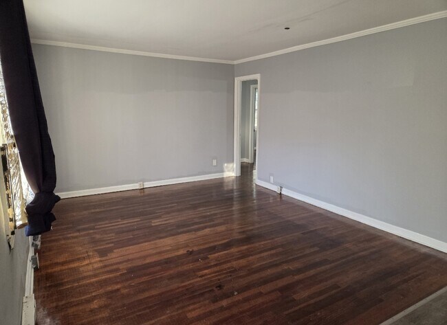 Foto del edificio - 2671 Roy St