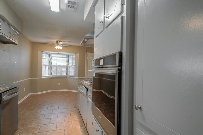 Building Photo - 7234 Brook Stone Dr