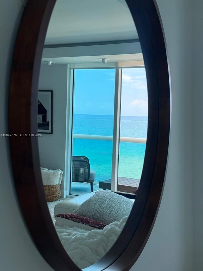Foto del edificio - 9201 Collins Ave