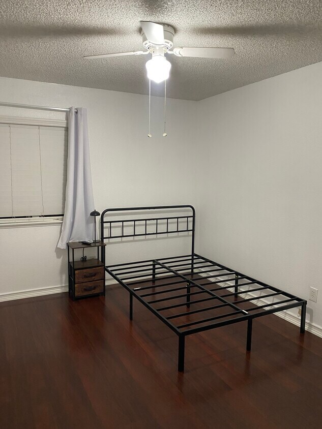 Foto principal - 26337 Dracaea Ave