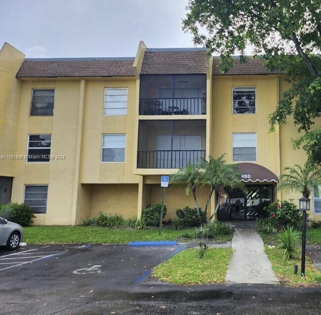 Building Photo - 460 NW 20th St