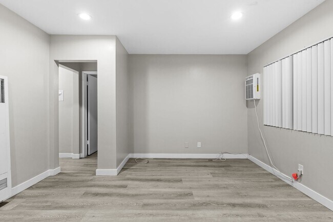 Foto del edificio - 113 S Lillie Ave