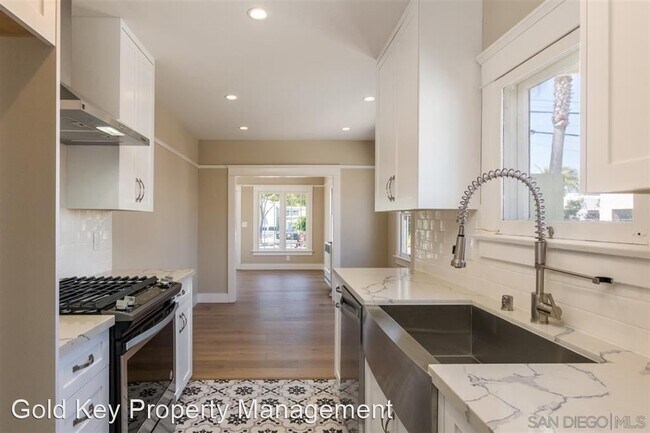 Building Photo - 3 br, 2 bath House - 3257 Dwight Street