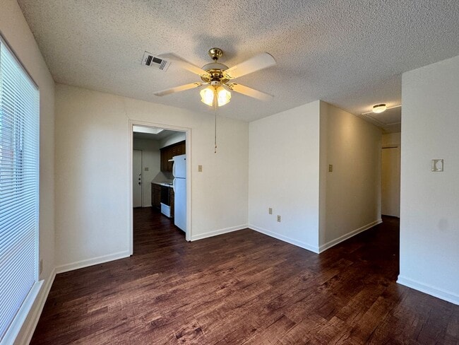 Building Photo - Duplex