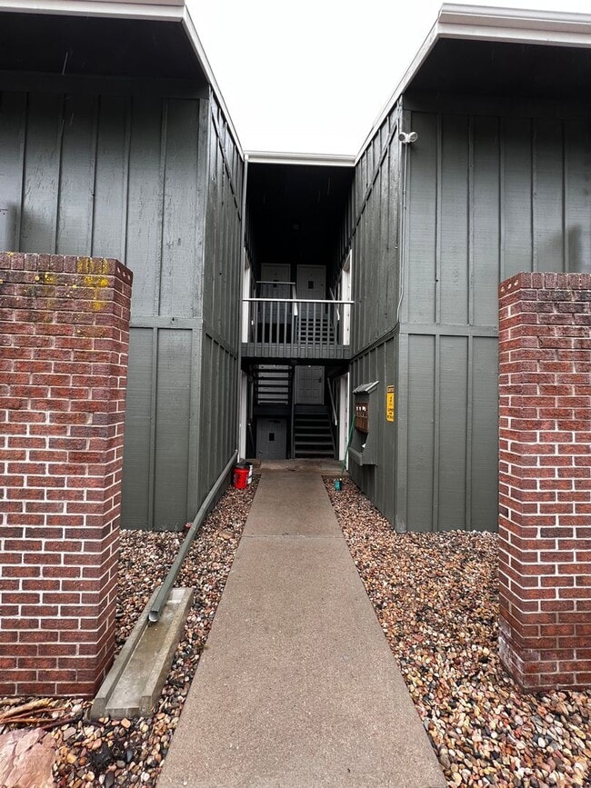 Building Photo - Dartmouth129 (KC-AM)