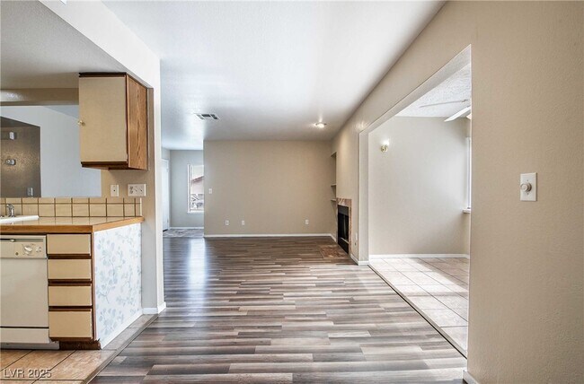 Building Photo - 1311 Del Mar St