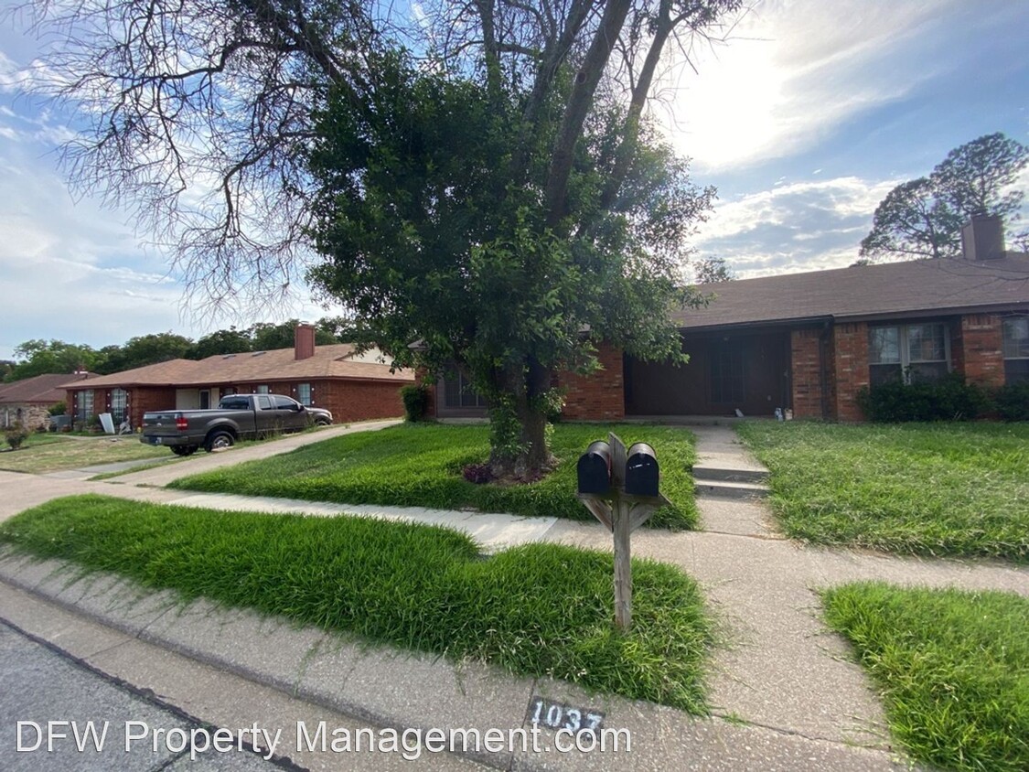 Primary Photo - 2 br, 1 bath House - 1037 Stableway Ln