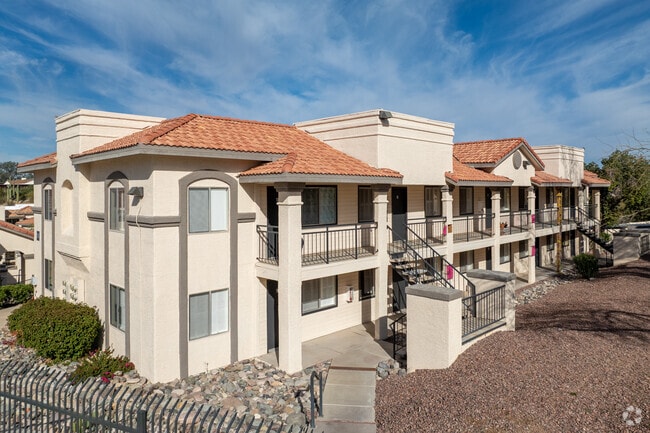 Building Photo - Promontory