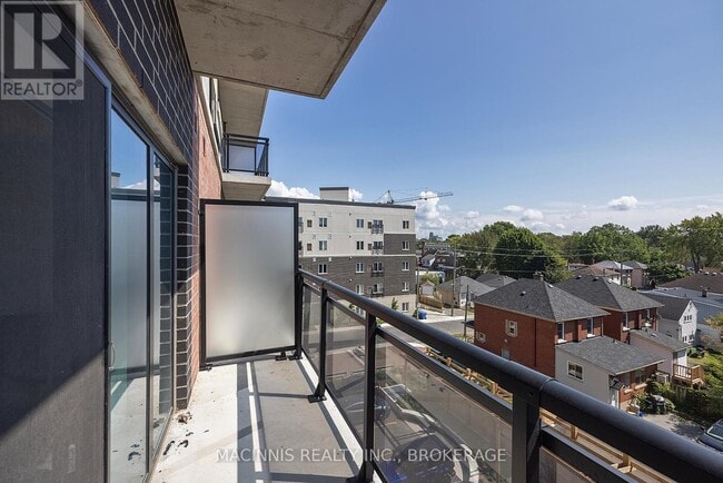 Building Photo - 652 Princess St