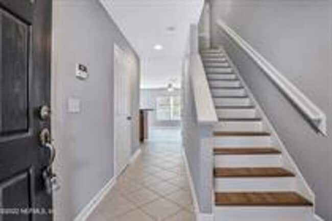 Building Photo - 822 Black Cherry Dr S