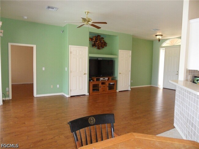 Foto del edificio - 13011 Silver Sands Dr
