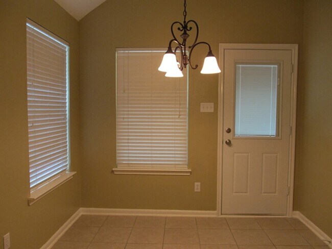 Foto del edificio - 2338 Colonial Springs Ln