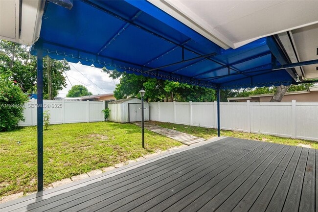 Building Photo - 2631 Alcazar Dr