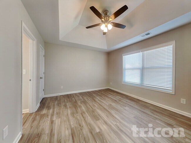 Building Photo - 415 Finch Ln