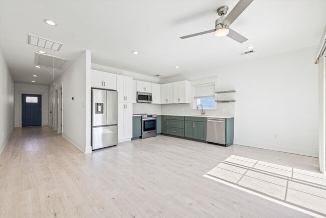 Building Photo - 2817 Avenue Q