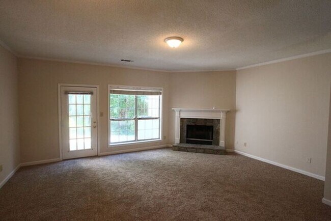 Foto del edificio - 2195 Fairways Ct
