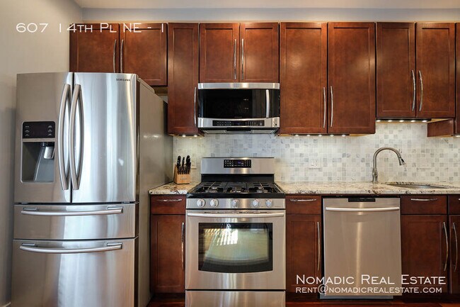 Foto del edificio - 607 14th Pl NE