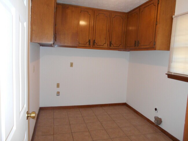 Building Photo - Nice Home in Desirable McDonough School Di...